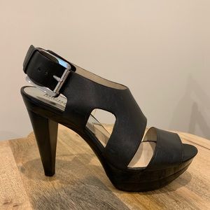 Sz 8.5 MICHAEL Michael Kors black platform sandals
